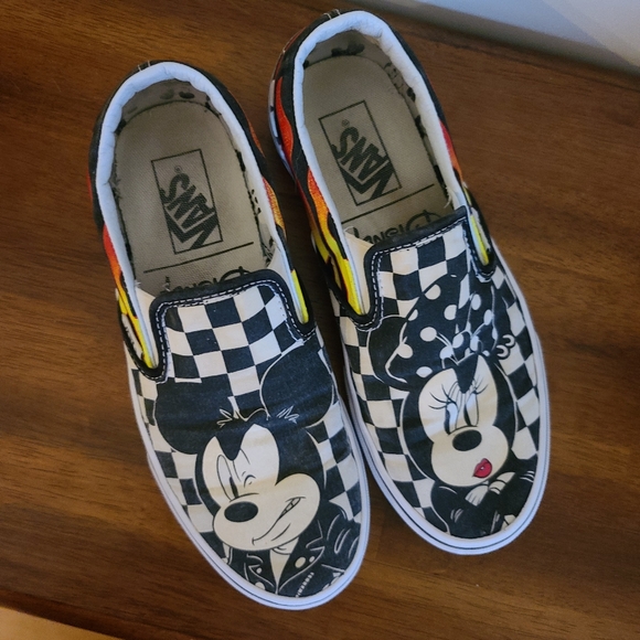 Mickey mouse vans - Picture 3 of 5